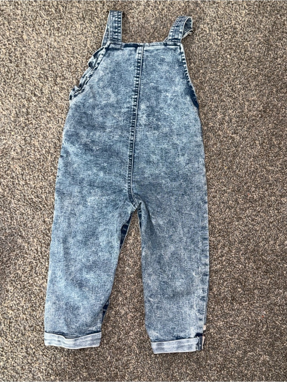 Two different brands - Picture 6 of 9